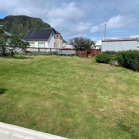 Lítið einbýlishús á besta stað. Vestmannaeyjar Esterno foto