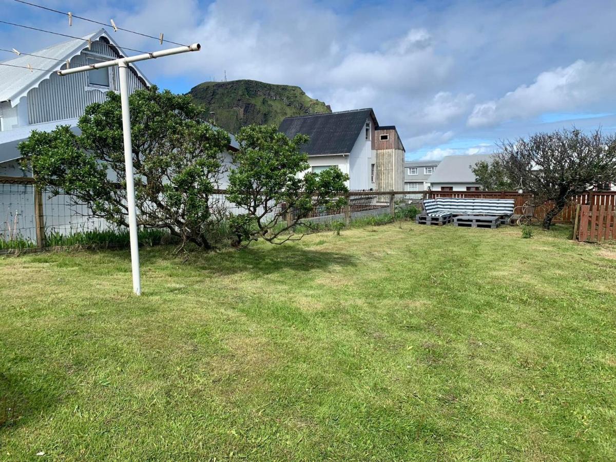 Lítið einbýlishús á besta stað. Vestmannaeyjar Esterno foto